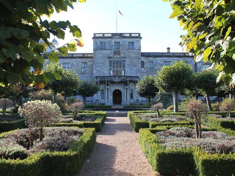 Charter Court Villa Salisbury Exterior photo